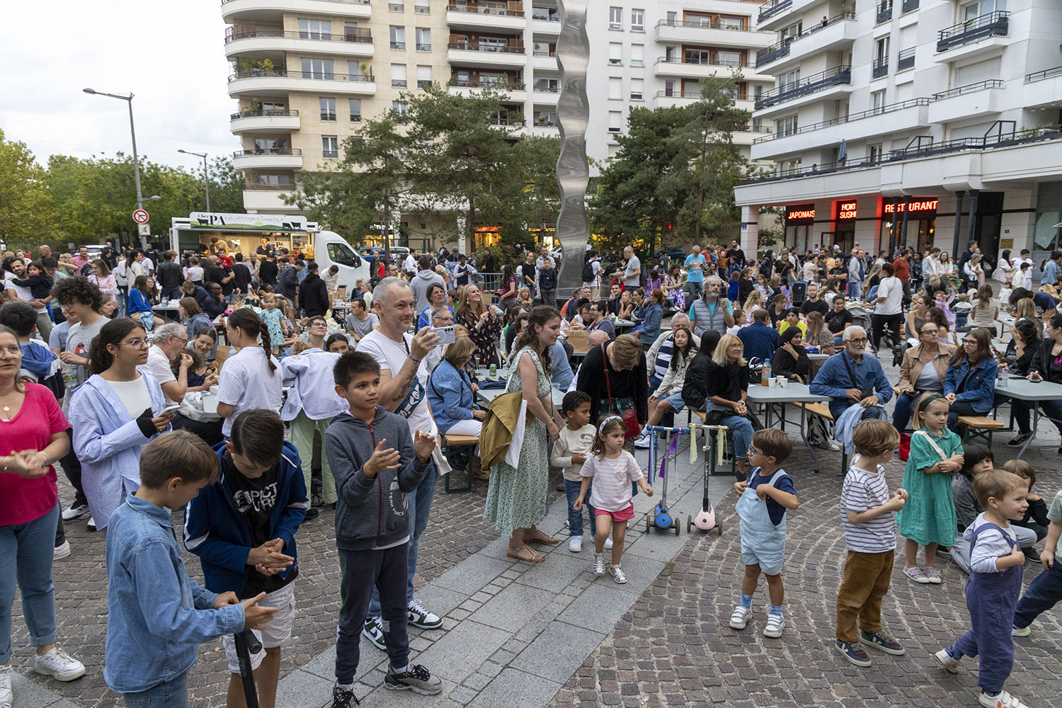 PHOTOS : SOIRÉE FOODTRUCKS AUX BRUYÈRES