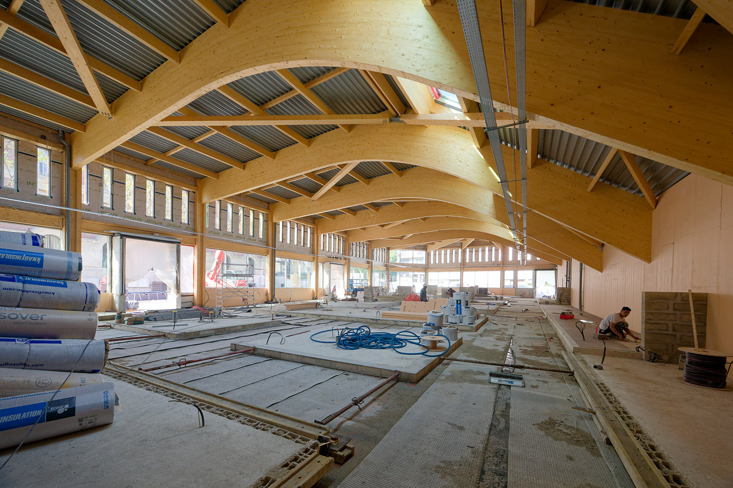 SUIVEZ LES TRAVAUX DE LA HALLE TRANSITOIRE DU MARCHÉ TEMPORAIRE